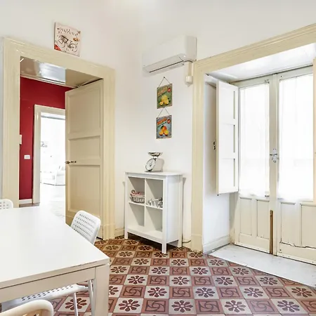 Urban Elegance By Sant'agata: A Gem * Катания