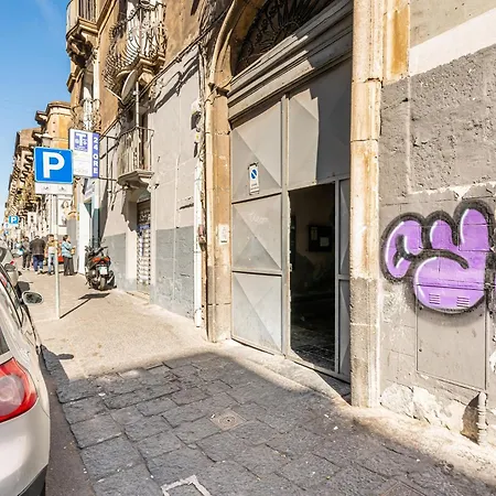 Urban Elegance By Sant'agata: A Gem Apartment